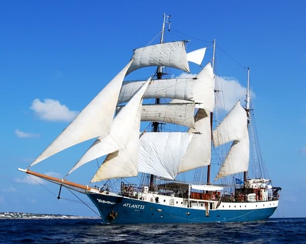 Großsegler Atlantis unter vollen Segeln